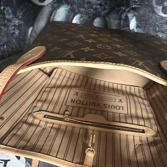 Louis Vuitton never full - Picture 6 of 11